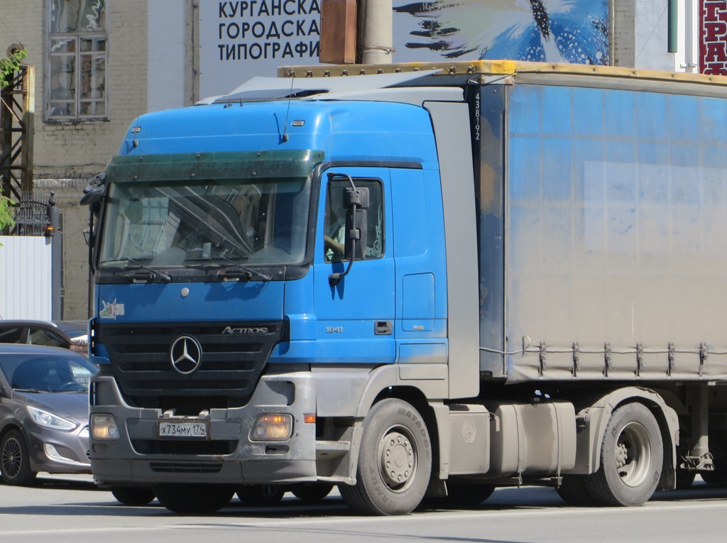Седельный тягач Mercedes-Benz Actros  #Х 734 МУ 174.  Курган, улица Куйбышева 