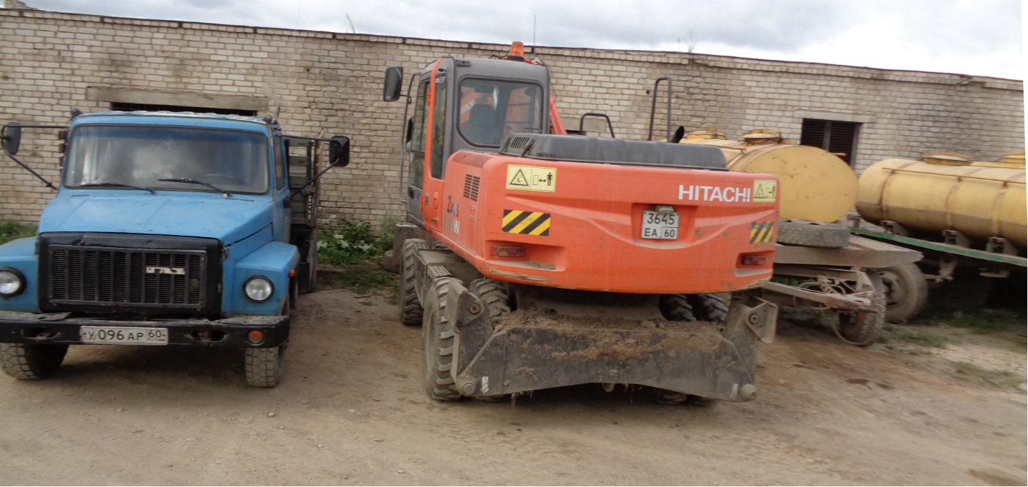 Экскаватор HITACHI # 3645 ЕА 60. Псковская область, город Порхов