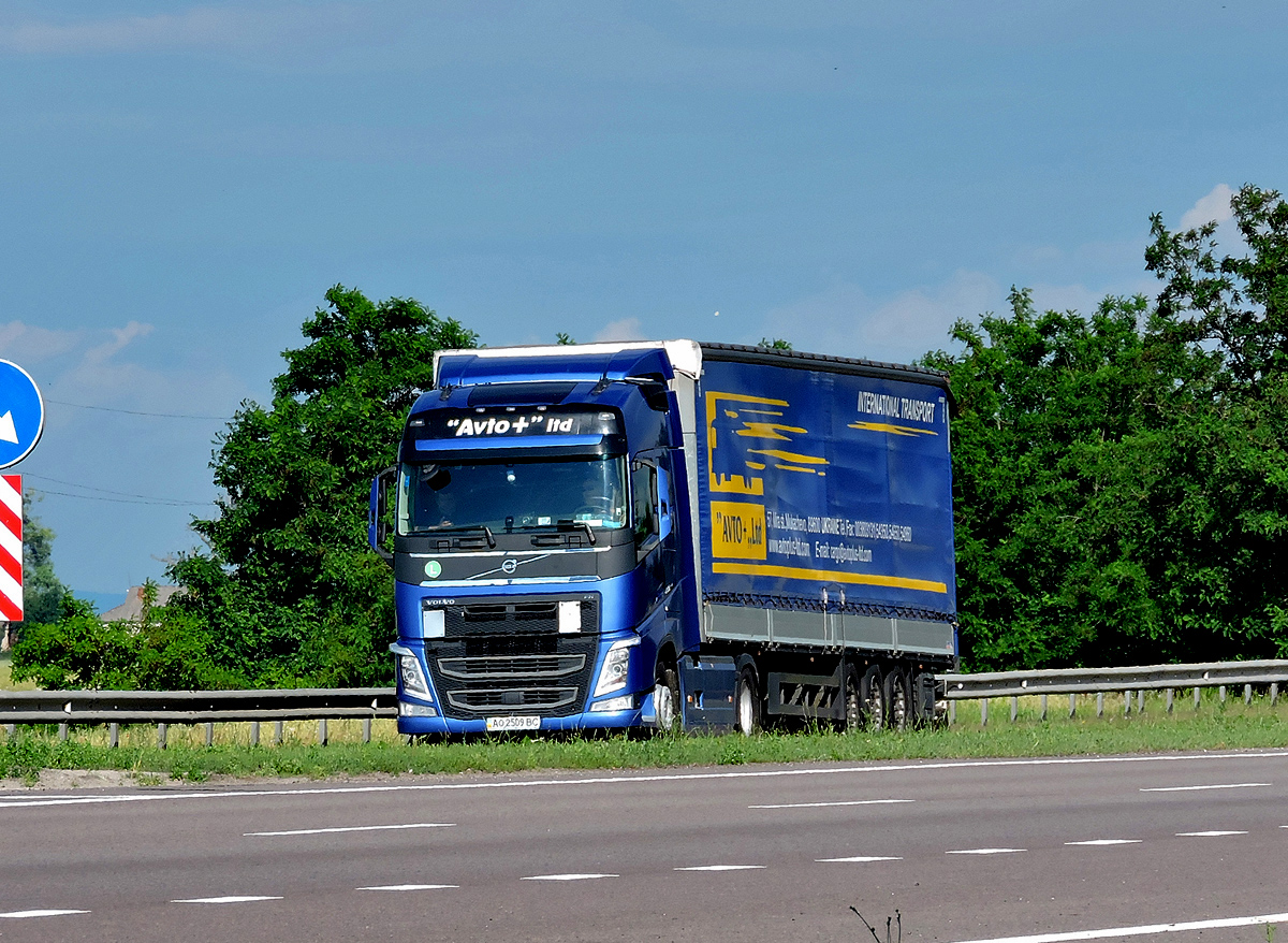 Седельный тягач Volvo FH #АО 2509 ВС. Львовская область, автодорога М-06