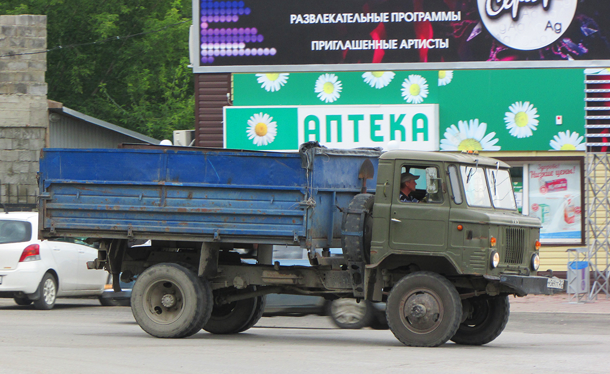 Самосвал ГАЗ-САЗ-3511 на шасси ГАЗ-66-31 #М 569 ТТ 22. Алтайский край, Змеиногорск, улица Пугачёва