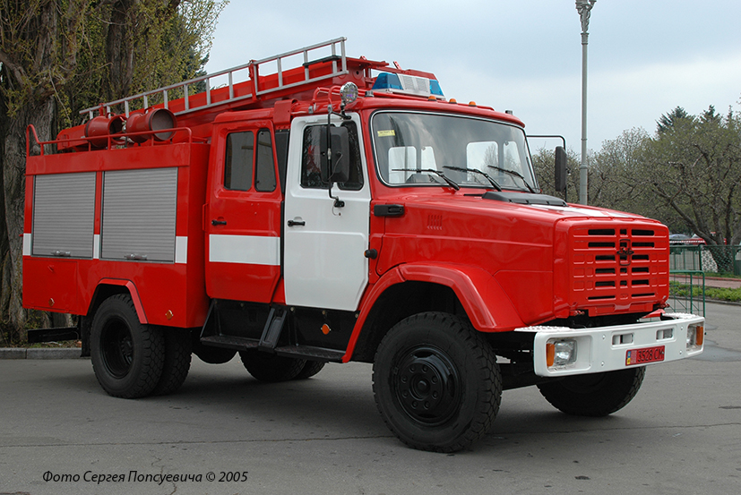 Пожарная автоцистерна АЦ-40(433362)-307 на шасси ЗиЛ-433362 № 3528 СМ.. Киев, ВДНХ Украины