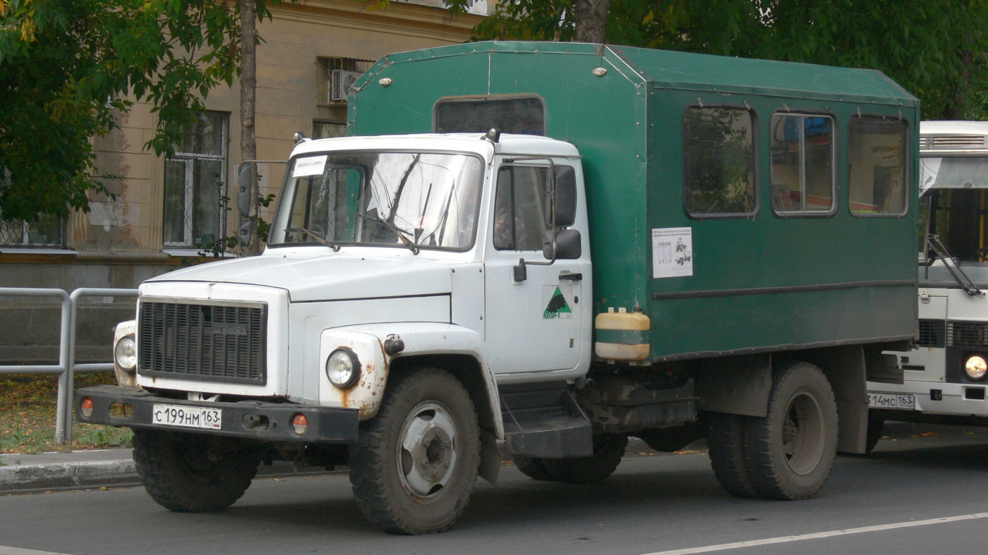 Вахтовый автобус на шасси ГАЗ-3307 #с 199 нм 163. г. Самара, ул. Маяковская