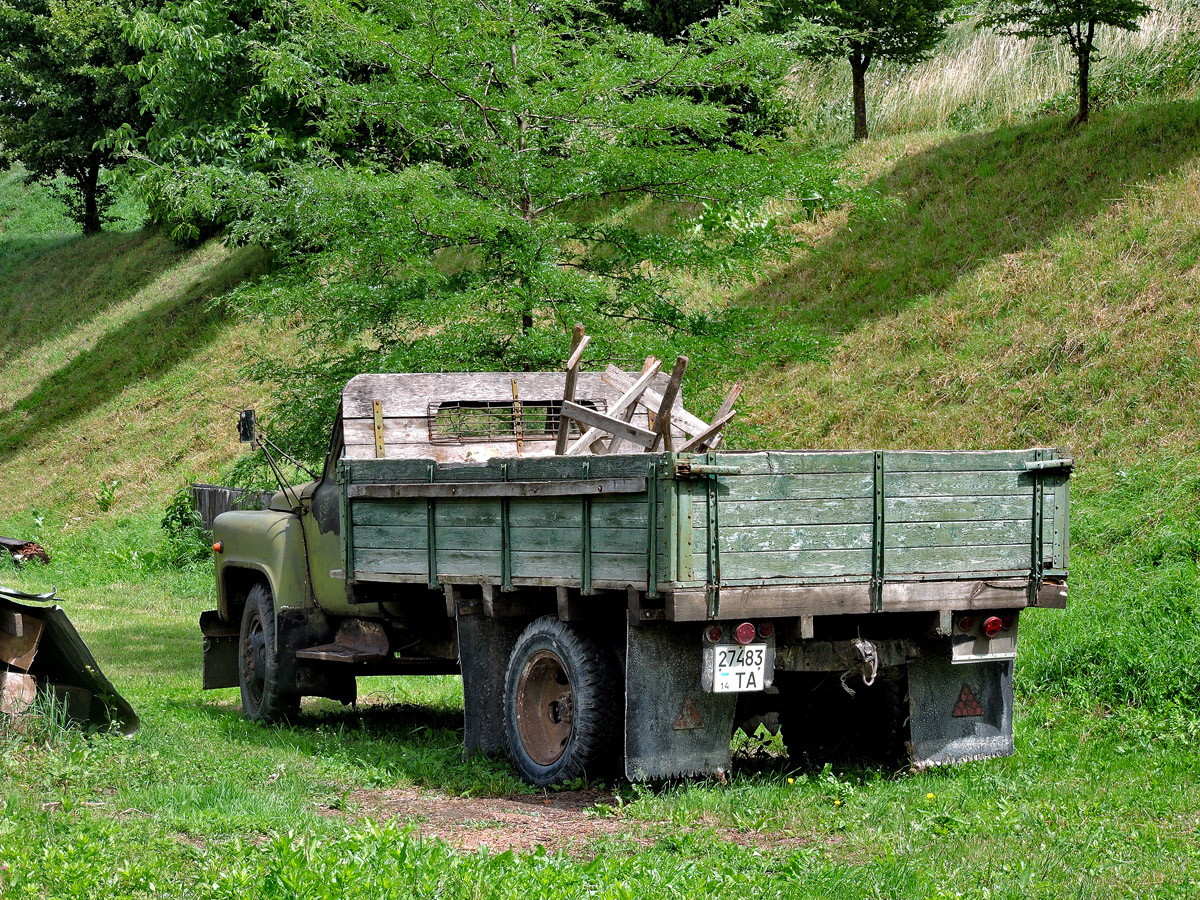 Бортовой автомобиль ГАЗ-52-04 #274-83 ТА. Львовская область, г. Золочев, Тернопольская улица