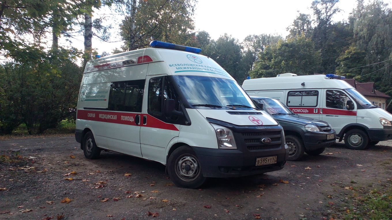 Скорая медицинская помощь (АСМП) класса В на базе автомобиля Ford Transit 300 # В 595 УТ 47. Ленинградская область, Всеволожский район, Колтуши,
