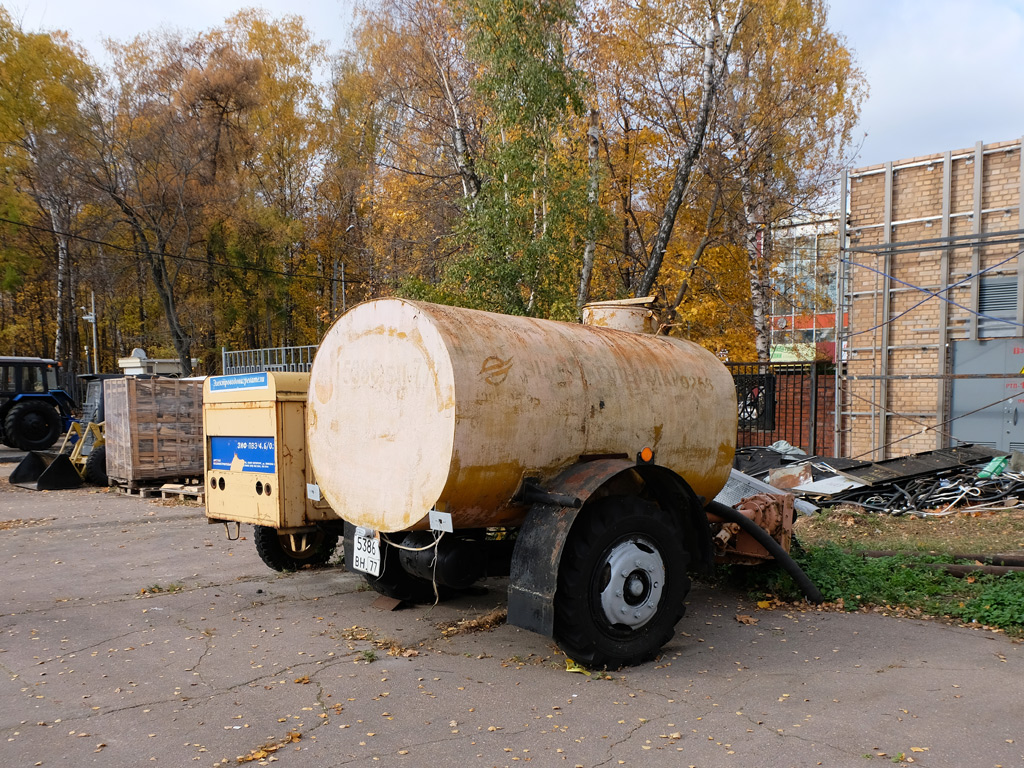 Прицеп-цистерна #5386 ВН 77 . г. Москва, территория парка "Сокольники"