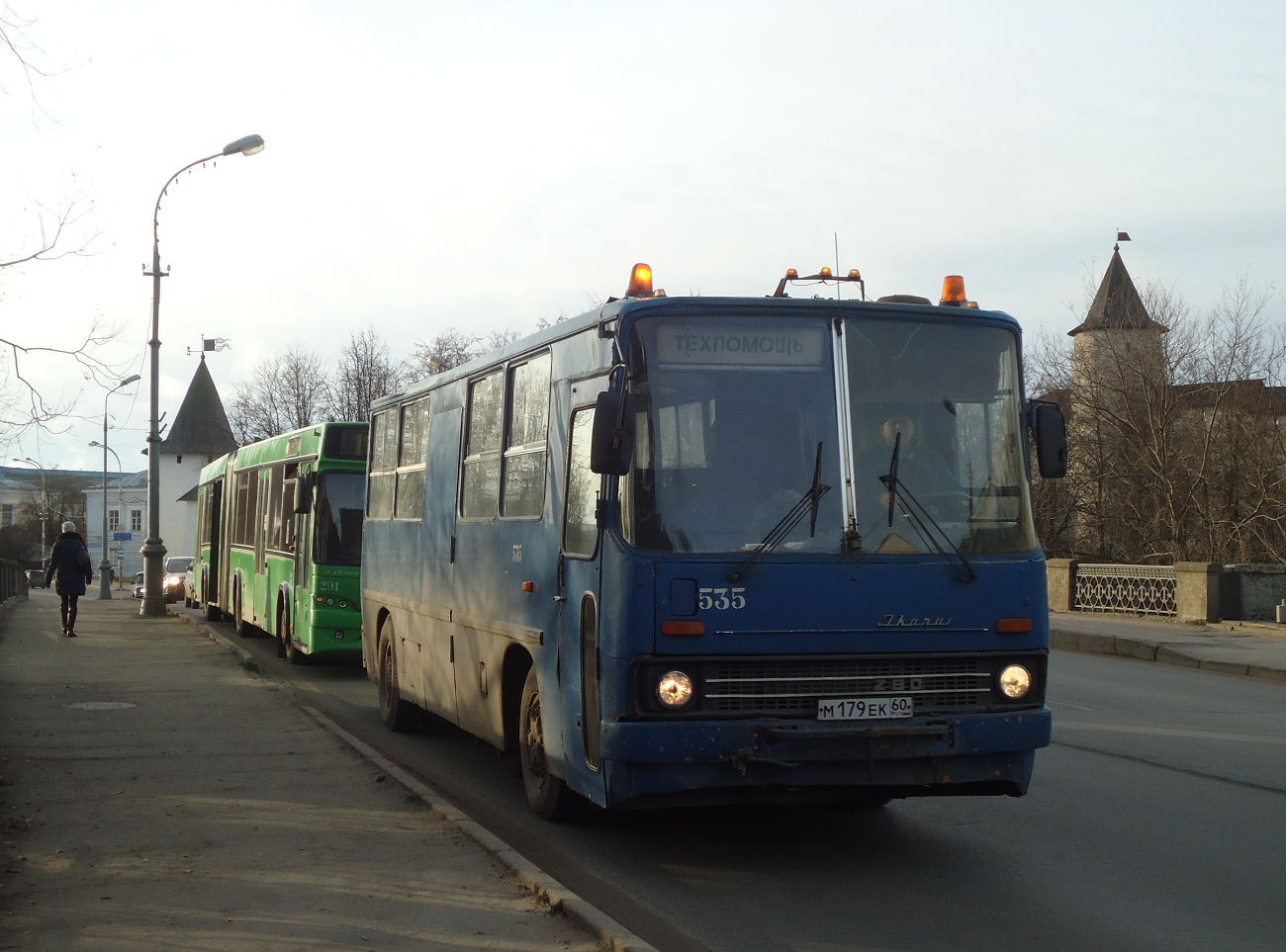 Техпомощь на шасси Ikarus 280.33 #М 179 ЕК 60. Псков, улица Леона Поземского