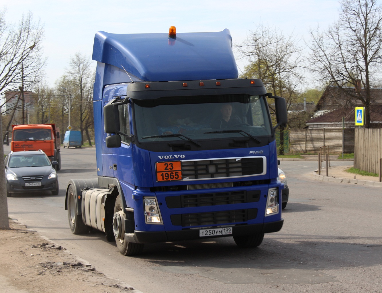 Седельный тягач Volvo FM 12.340 #Т 250 УМ 199. Псков, Инженерная улица