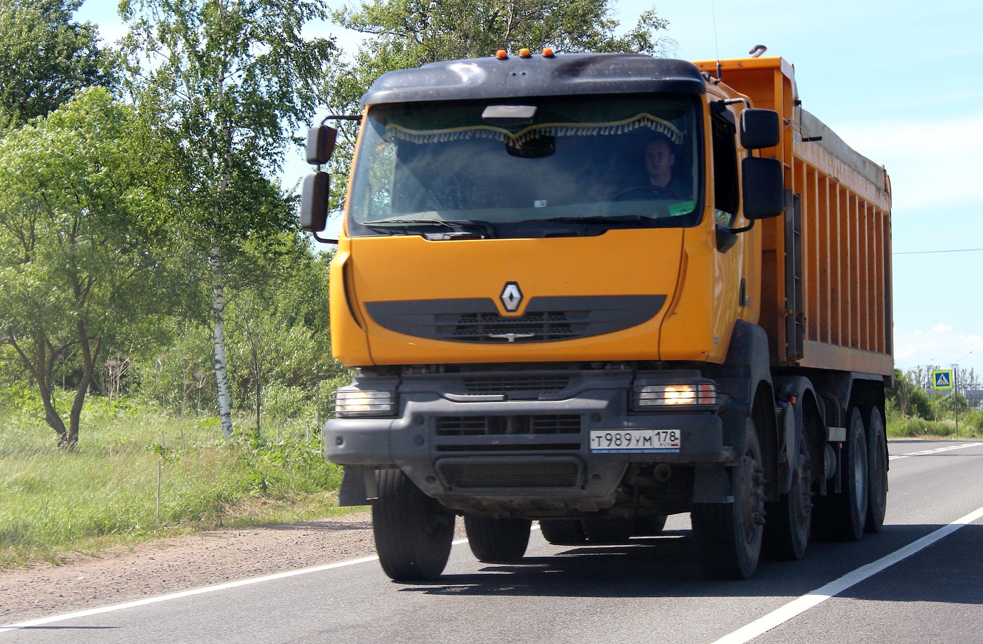 Самосвал на шасси Renault Kerax #Т 989 УМ 178. Санкт-Петербург, Пушкин