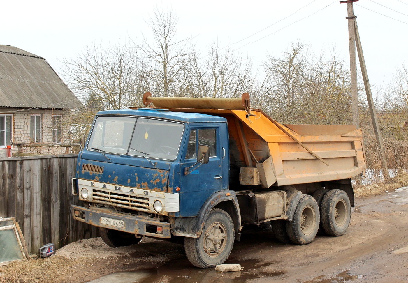 Самосвал КамАЗ-55111 #Р 990 ЕА 60. Псковская область, Псковский район, Копорье