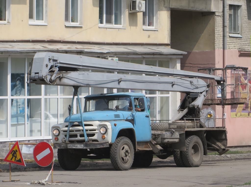 Автоподъёмник ВС-22.01 на шасси ЗиЛ-431412 #М 884 ВС 45.  Курган, улица Максима Горького