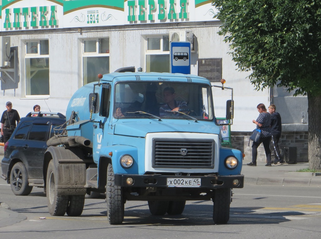 Ассенизационная машина КО-503В на шасси ГАЗ-3307 #Х 002 КЕ 45. Курган, улица Ленина