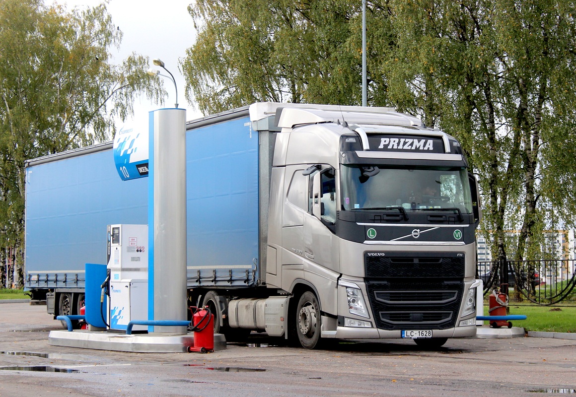 Седельный тягач Volvo FH.460 #LC-1628. Россия, Псков, Рижский проспект