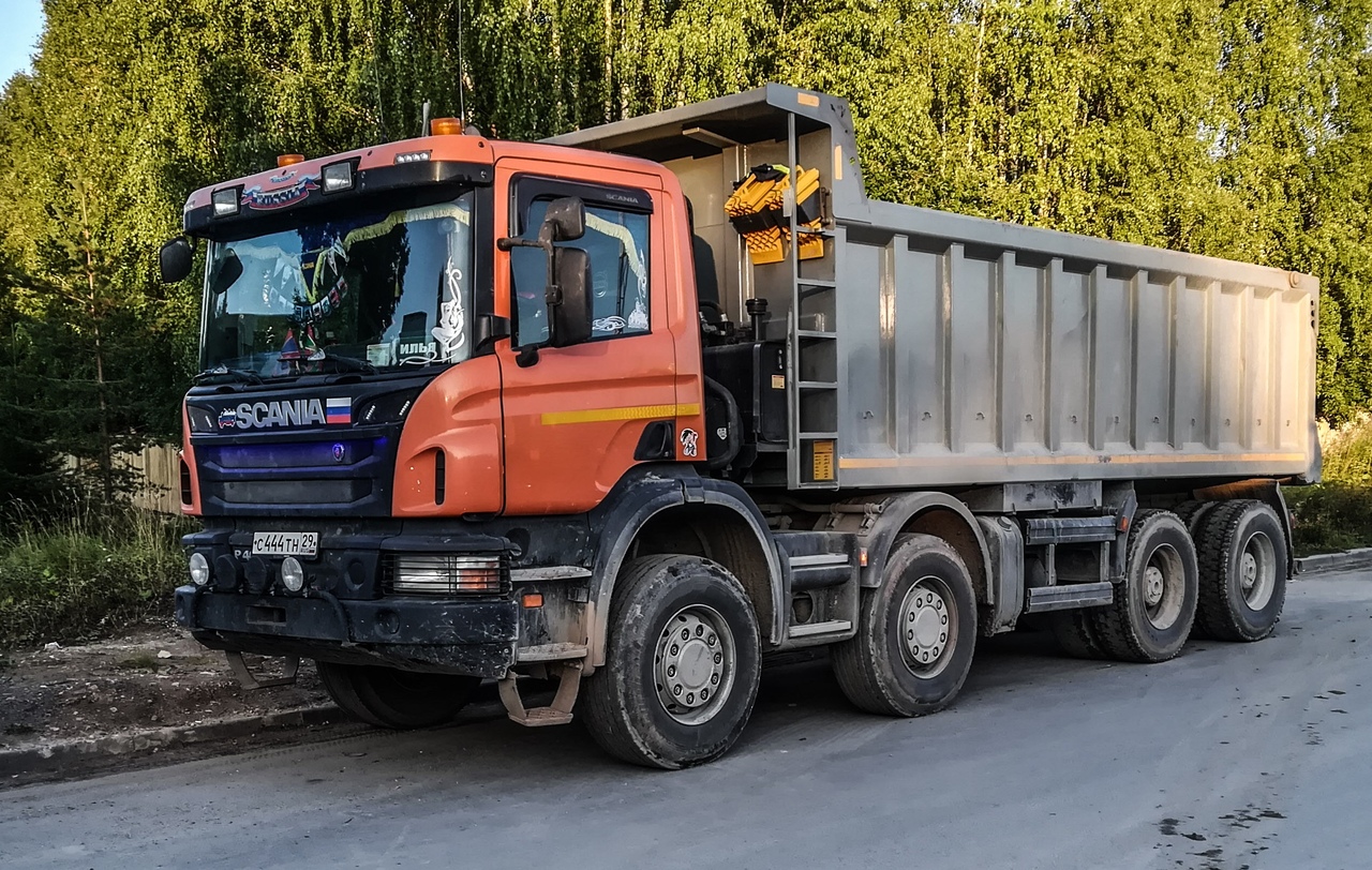 Самосвал на шасси Scania P400 #С 444 ТН 29. Архангельская обасть, Мирный