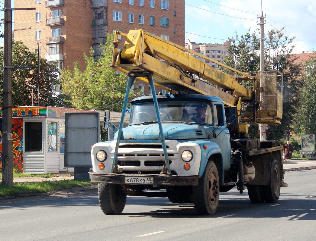 Р-184М на шасси ЗиЛ-431512 #К 678 КВ 60. Псков, Инженерная улица