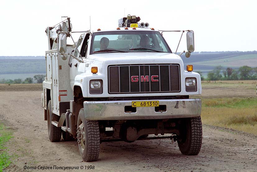 Передвижная мастерская на шасси GMC TopKick с краном Maintainer-5220 № C 681310.. Украина, Кировоградская обл., Голованевский район, пгт. Побугское