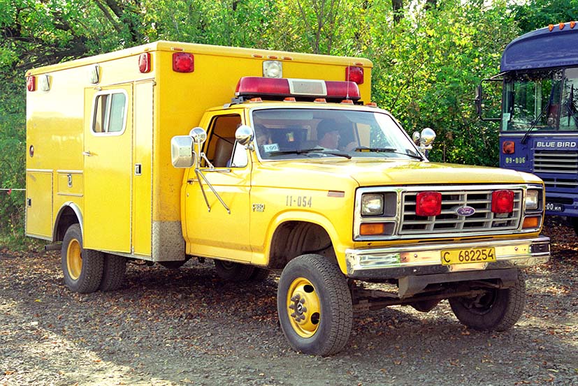 Экологическая лаборатория на шасси Ford F350 # C 682254. Украина, Кировоградская обл., Голованевский район, пгт. Побугское