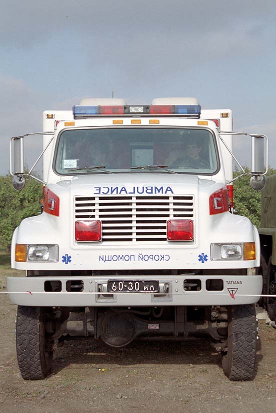 Санитарный автомобиль на шасси International 4700 DT466. # 60-30 ИЛ. Украина, Кировоградская обл., Голованевский район, пгт. Побугское