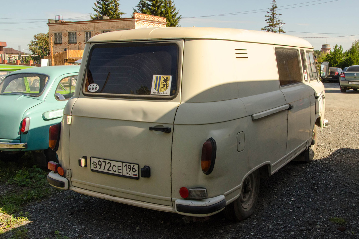 Цельнометаллический фургон Barkas B1000 #В 972 СЕ 196. Екатеринбург, Авиационная улица