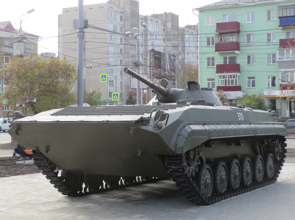 Боевая машина пехоты БМП-1П.  Курган, Пролетарская улица