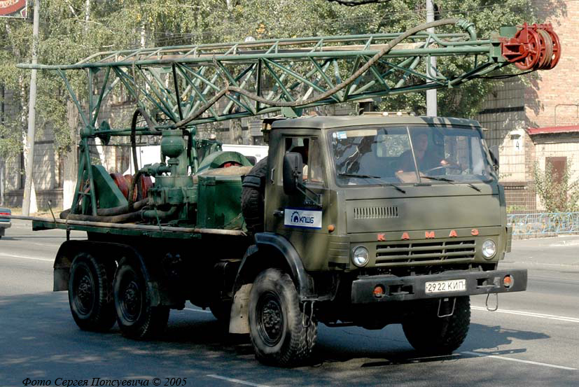 Буровая установка УРБ-2,5А на шасси КамАЗ-4310. №29 22 КИП.. Киев, ул. О. Телиги