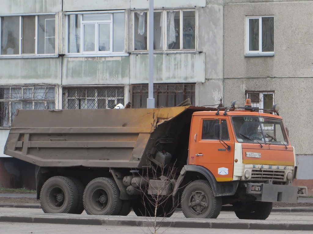 Самосвал КамАЗ-5511 #У 653 ЕР 45. Курган, улица Бурова-Петрова