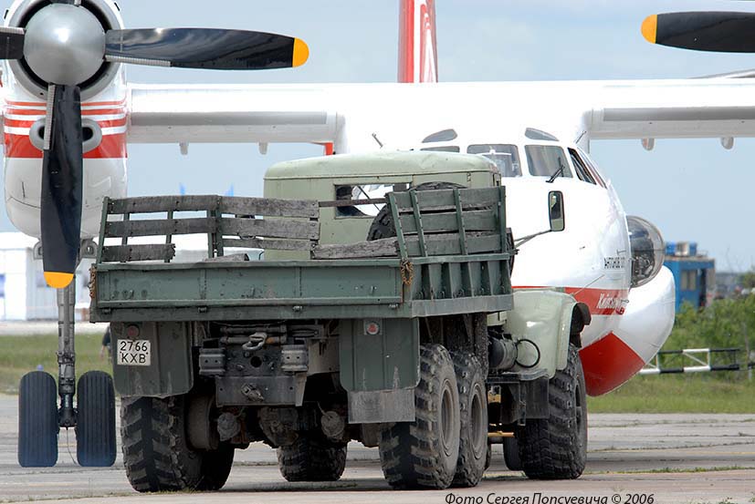 Грузовик КрАЗ-255Б1. №27 66 КХВ.. Киевская область, Гостомель, аэропорт "Антонов"