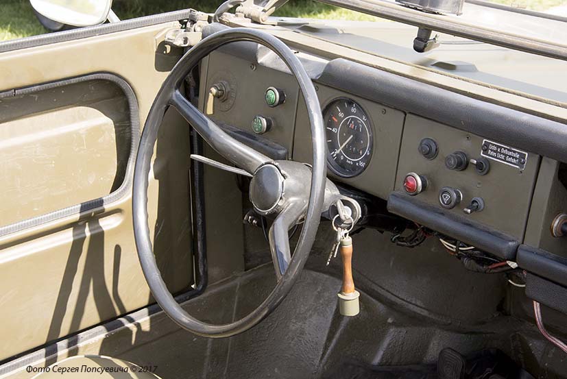 Военный автомобиль Volkswagen 181 Kurierwagen. Олдкарфест-2017.. Киев, улица Медовая. 
