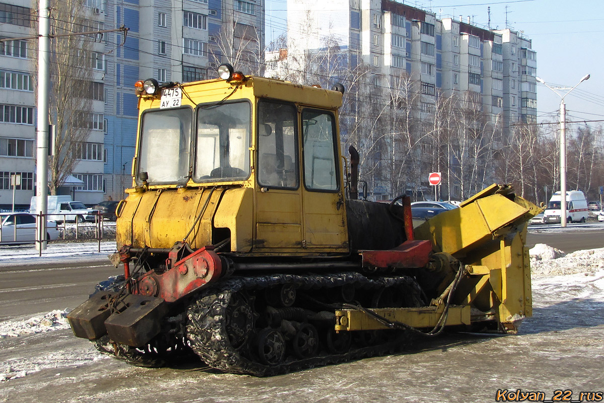 Шнекороторный снегоочиститель на базе трактор ДТ-75. Алтайский край, Барнаул, улица Попова