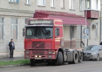 Седельный тягач Volvo F12 #Р 177 ВН 45.  Курган, улица Савельева