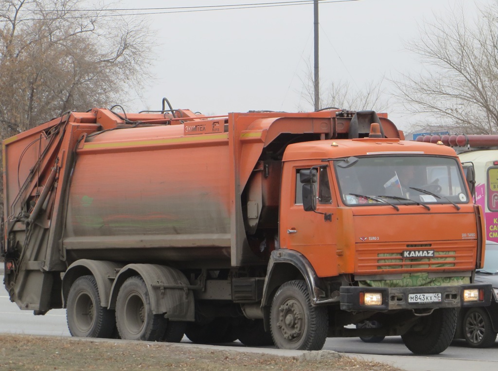 Мусоровоз МКЗ-4704-01 на шасси КамАЗ-65115 #М 843 КХ 45. Курган, улица Ленина