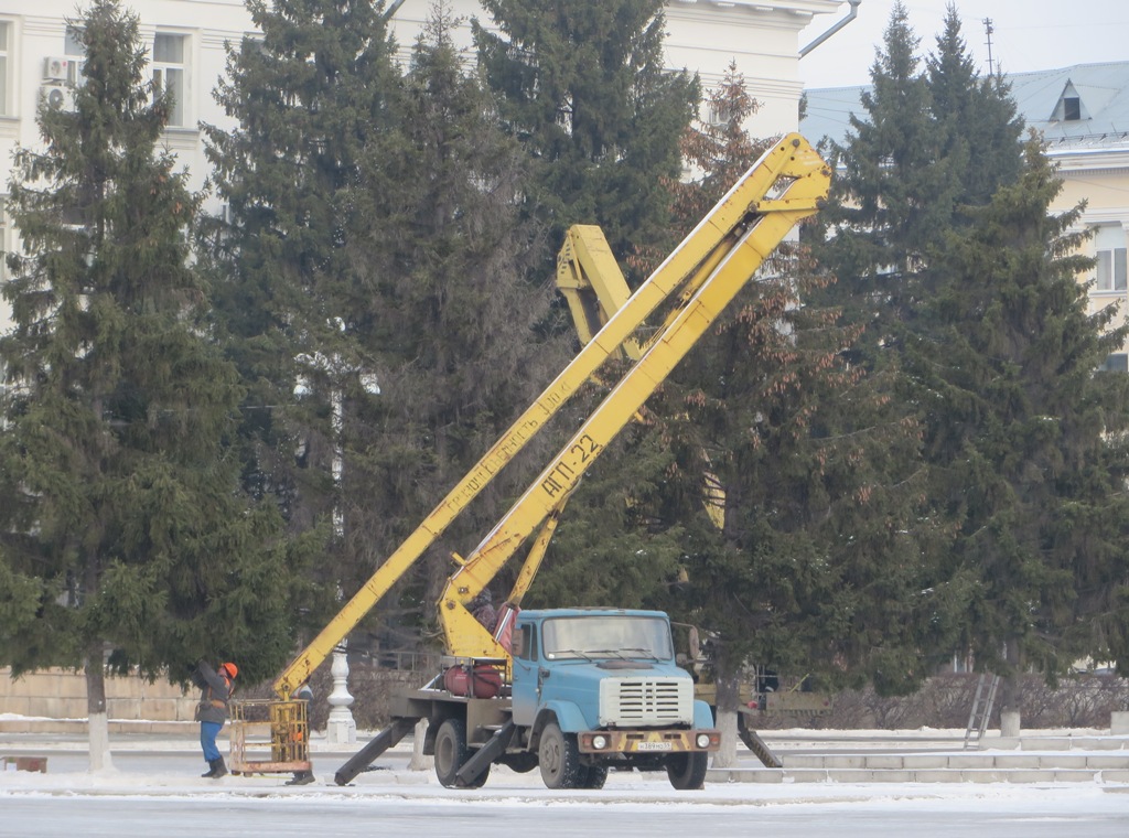 Автоподъёмник АГП-22 на шасси ЗиЛ-433362 #Н 389 МО 59. Курган, площадь имени В.И. Ленина