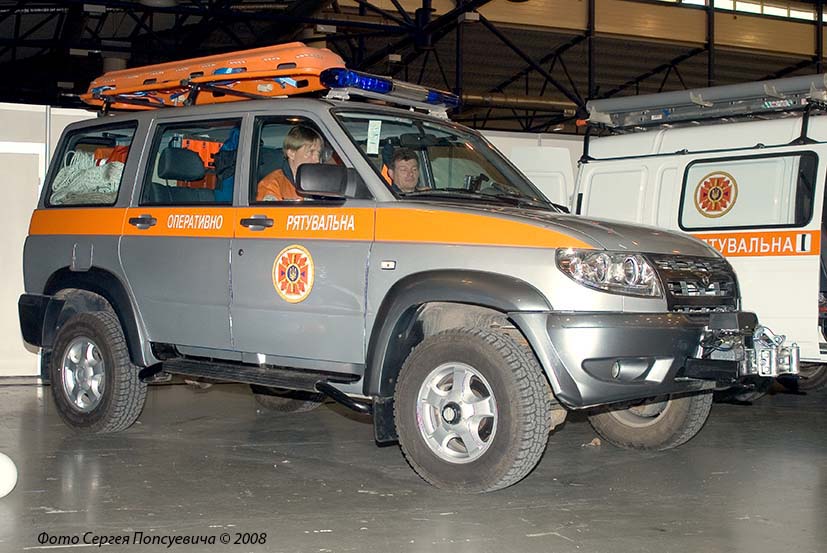 Аварийно-спасательная машина САРМ-Л на шасси УАЗ-3163 . Киев, Броварской проспект