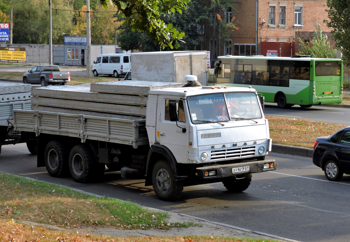 Грузовой автомобиль КамАЗ-53212 #AX 8613 BT. Харьковская область, г. Харьков, Клочковская улица