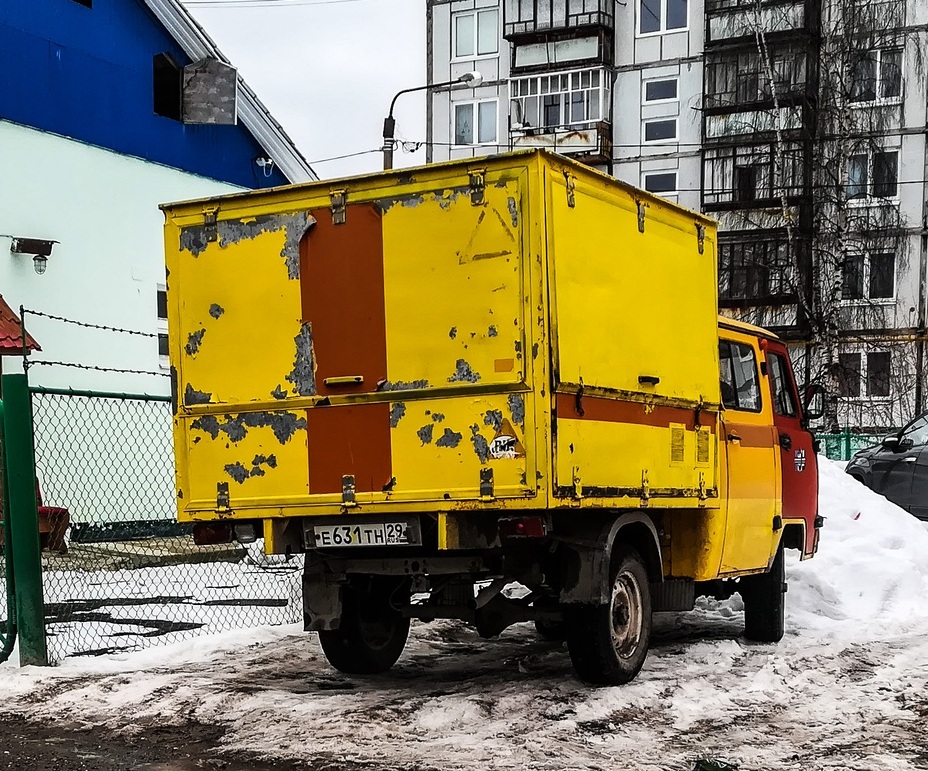 Машина аварийно-ремонтная МАВР-3818С1 на шасси УАЗ 39094, #Е 631 ТН 29. Архангельская область, Мирный, Степанченко улича