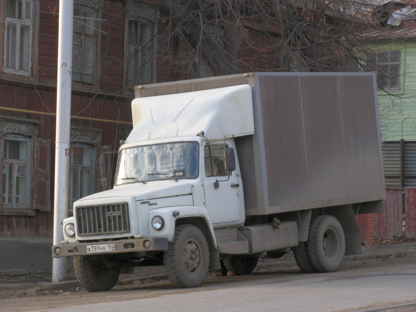 фургон на шассе ГАЗ-3309 (шасси) #а789нв102. г. Уфа, ул. Ленина