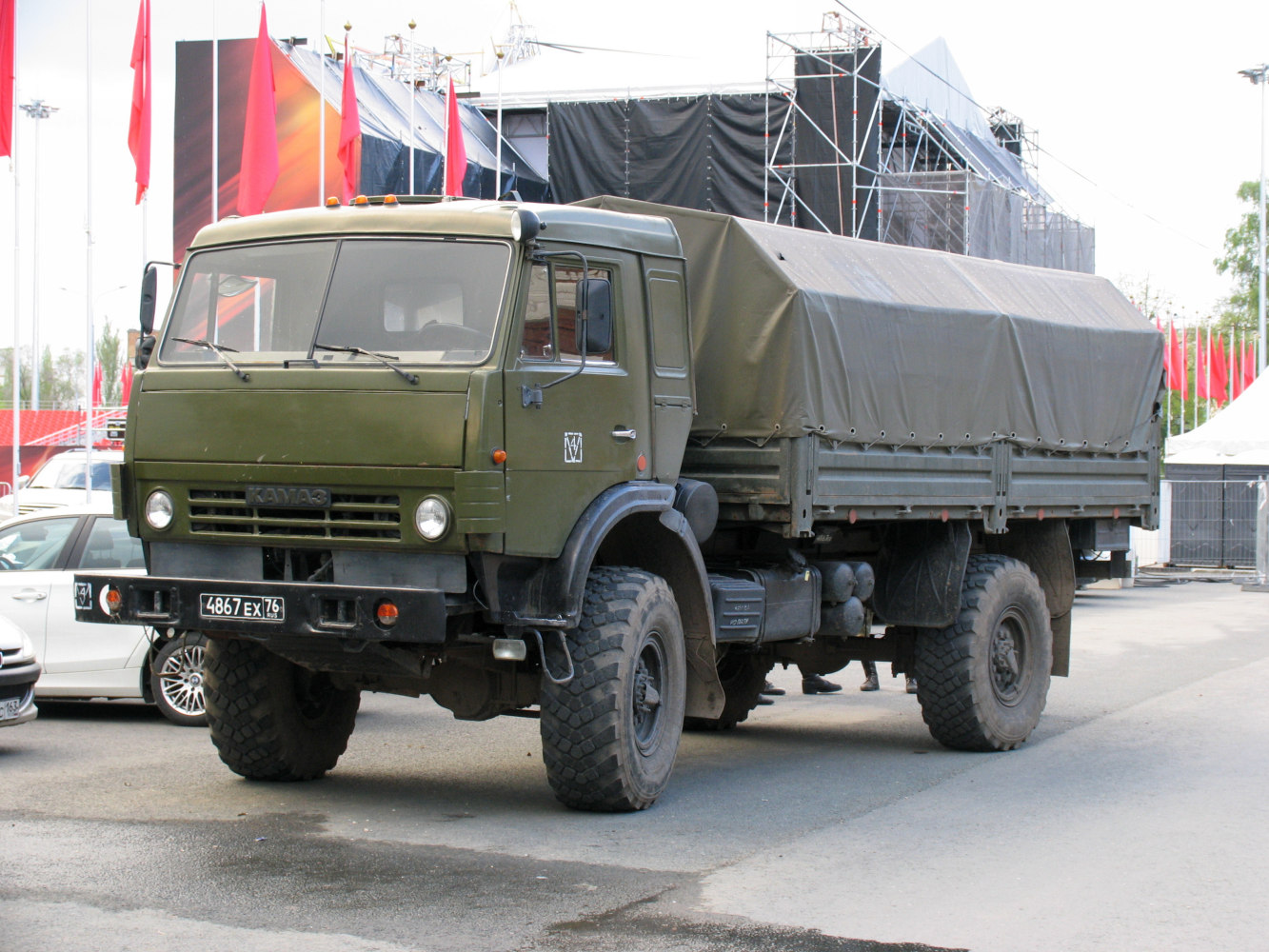 бортовой грузовой автомобиль повышенной проходимости КамАЗ-4326 #4867ЕХ76. г. Самара, ул. Чапаевская