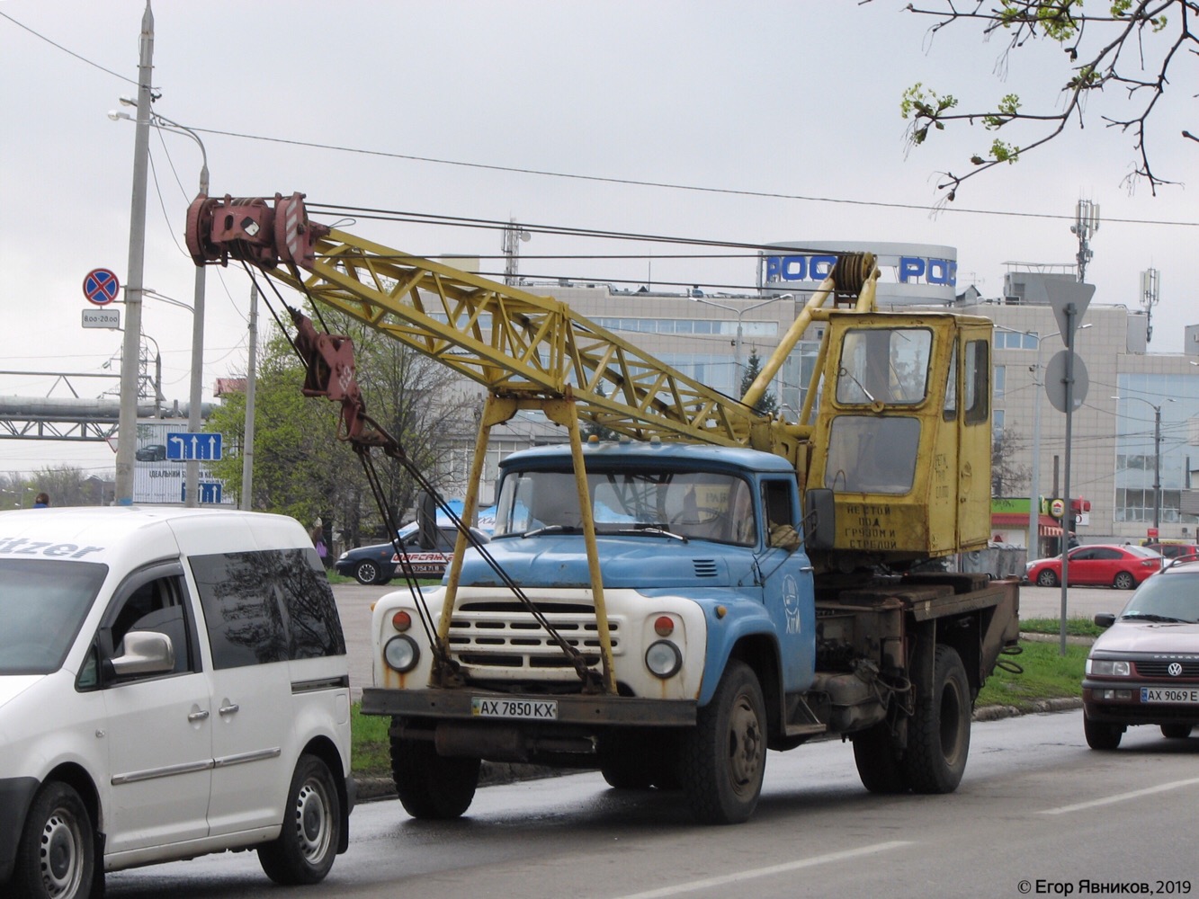 Автокран "Харьковтеплосети" КС-2561К-1 на шасси ЗиЛ-431412, #АХ 7850 КХ . Харьковская область, г. Харьков, улица Шевченко 