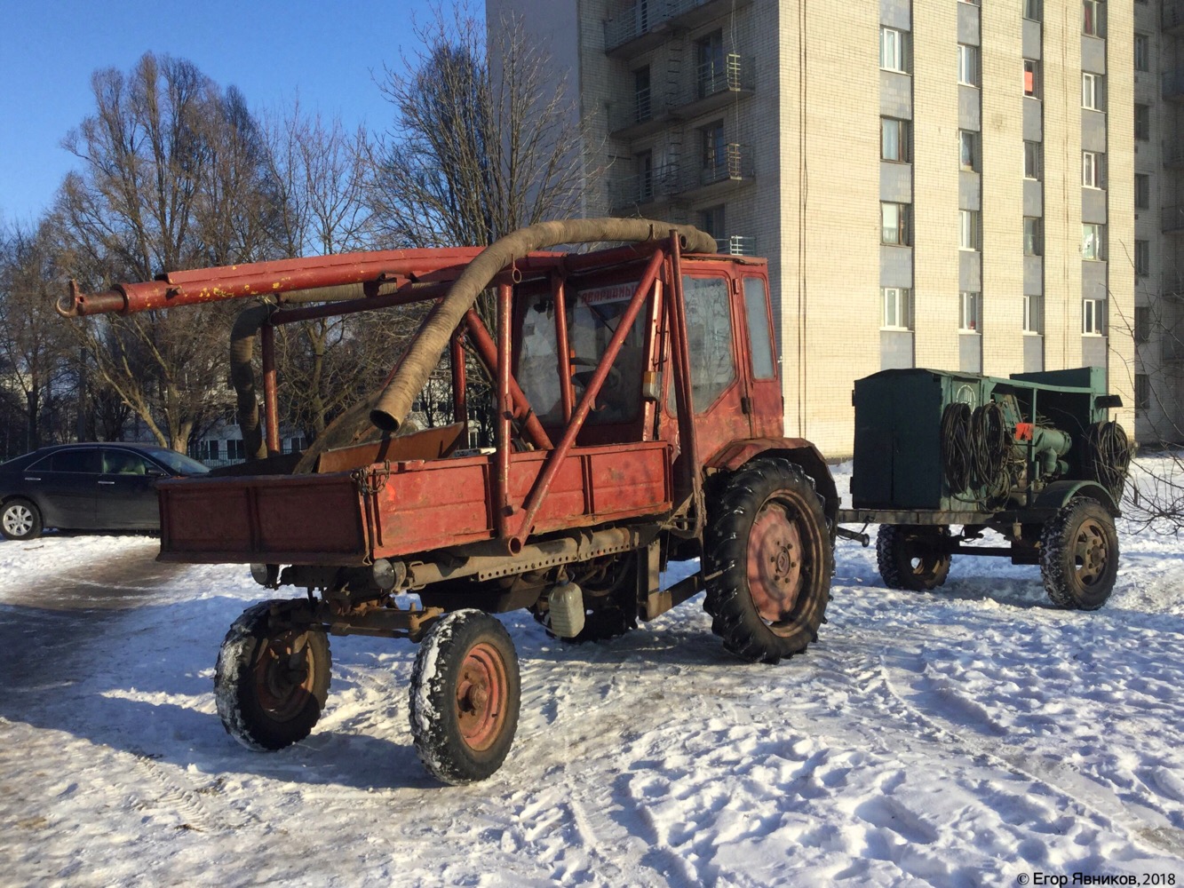 Самоходное шасси "Харьковтеплосети" Т-16М* с гидравлическим насосом для воды; сварочный агрегат колесный. Харьковская область, г. Харьков, улица Благодатная