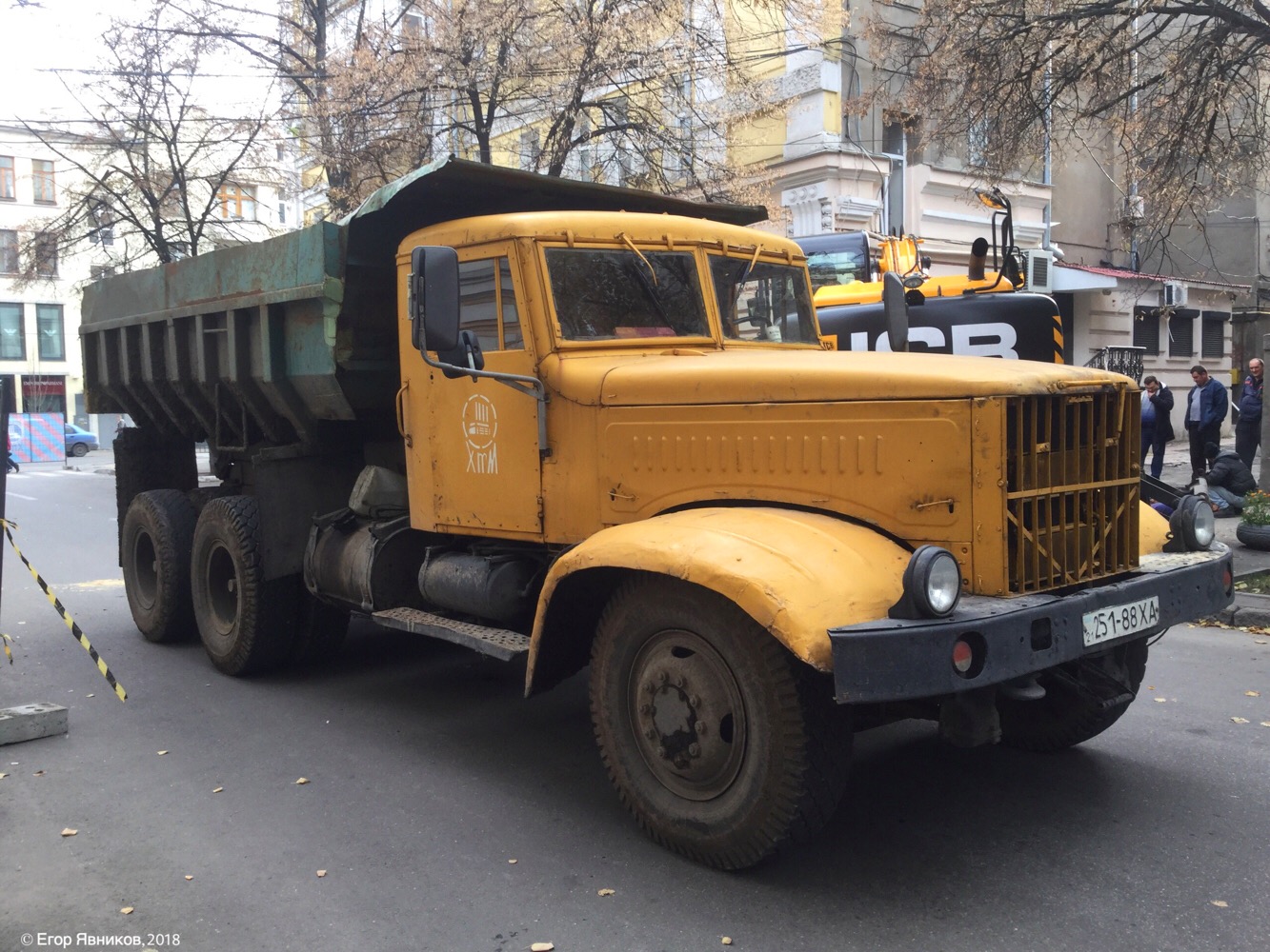 Самосвал «Харьковских тепловых сетей» КрАЗ-256Б1, #251-88ХА. Харьковская область, г. Харьков, улица Данилевского 