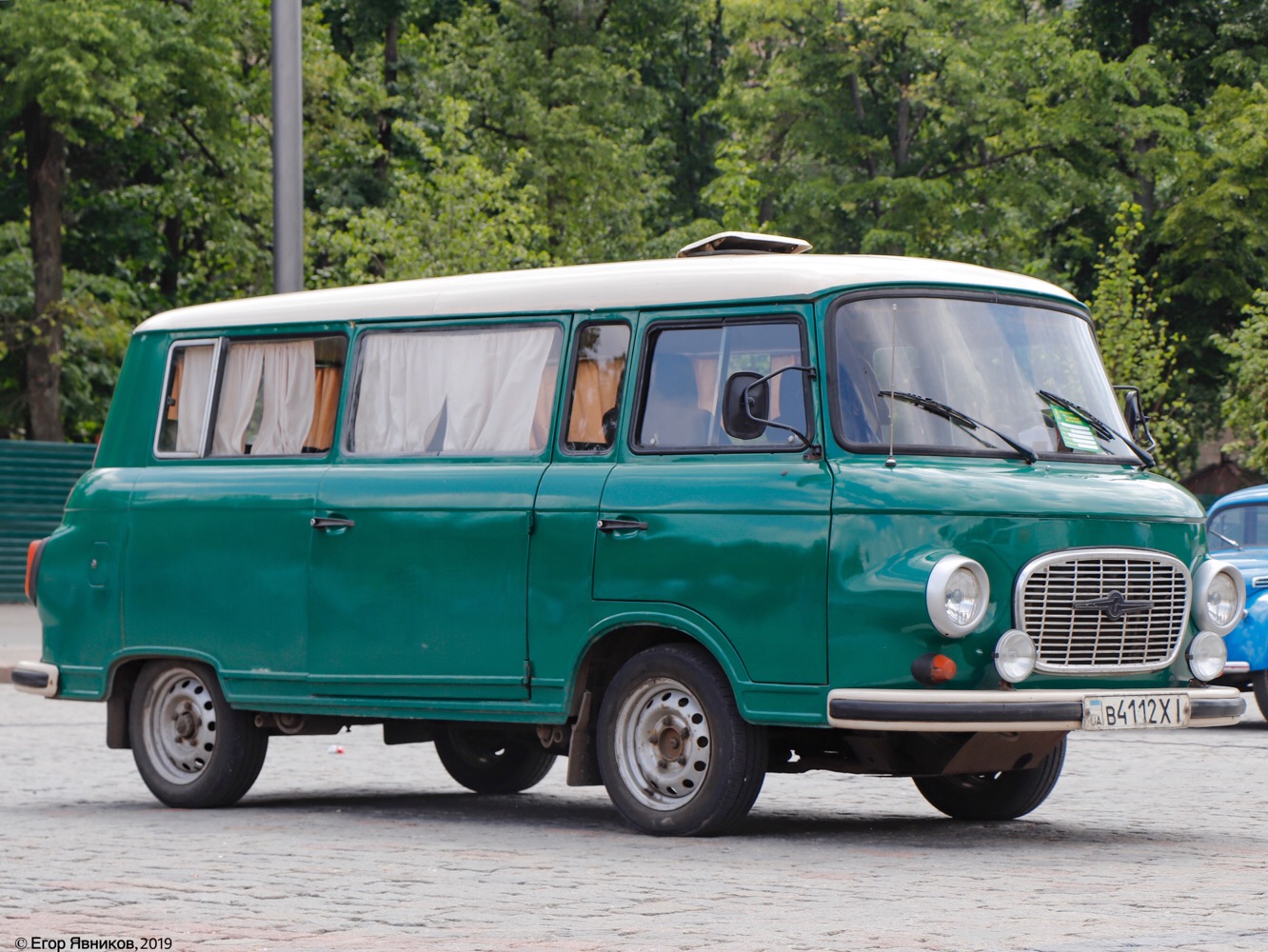 Микроавтобус Barkas B1000, #в4112ХI. Харьковская область, г. Харьков, площадь Свободы