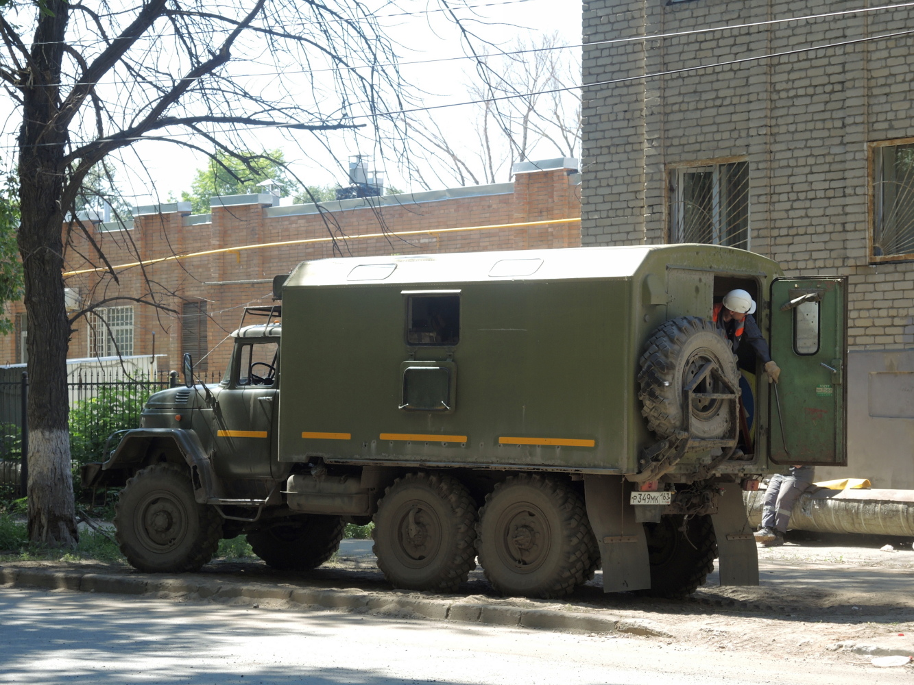 автомастерская на шасси ЗиЛ-131 #Р349МК163. г. Самара, ул. Первомайская