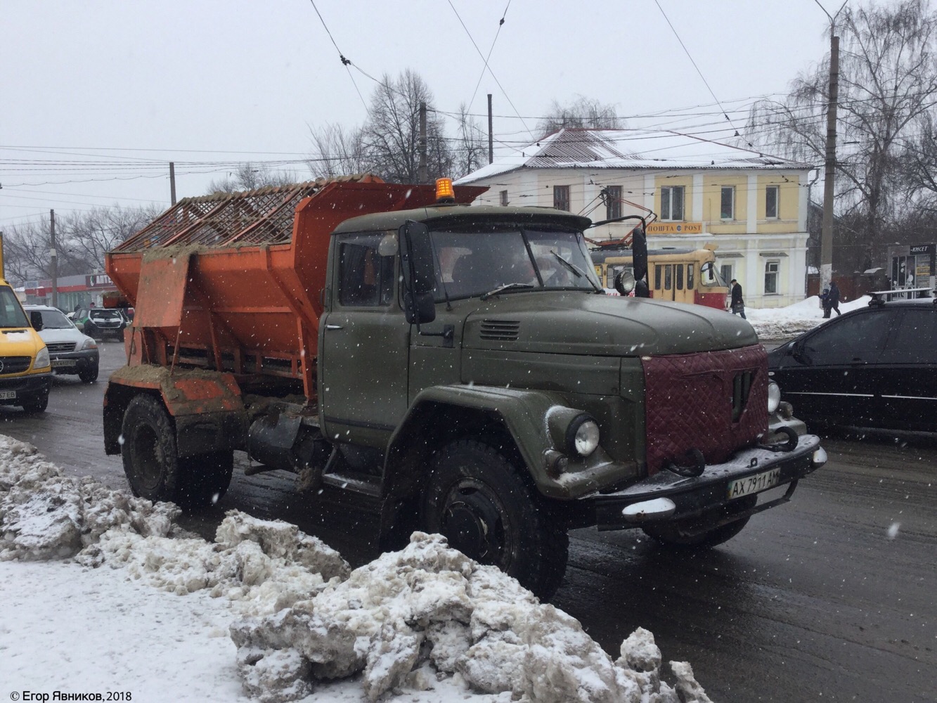 Комбинированная дорожная машина КДМ-130 на шасси ЗиЛ-431412, #АХ7911АМ. Харьковская область, г. Харьков, улица Моисеевская 