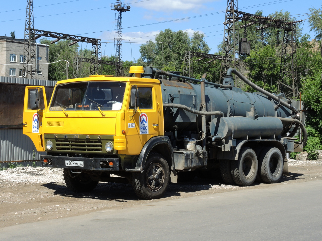 Илососная машина КО-507А на шасси КамАЗ-53213 # У079МК63. г. Самара, ул. Гая