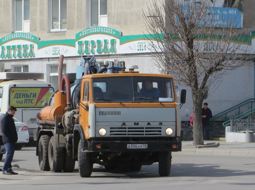 Ассенизационная машина КО-507А на шасси КамАЗ-53213 #В 006 КМ 45.  Курган, улица Ленина