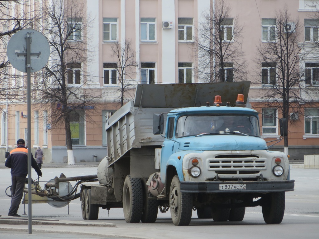 Самосвал ЗиЛ-ММЗ-4502 на шасси ЗиЛ-130 #Т 807 АС 45.  Курган, улица Гоголя