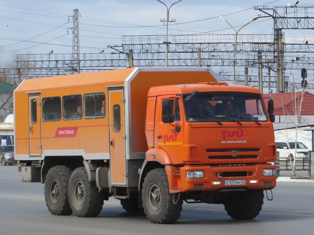 Вахтовый автобус Промавто 4237В2 на шасси КамАЗ-43118 #С 127 МА 45. Курган, Станционная улица