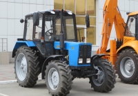 Трактор Беларус-82.1 (МТЗ-82.1). Курган, улица Савельева