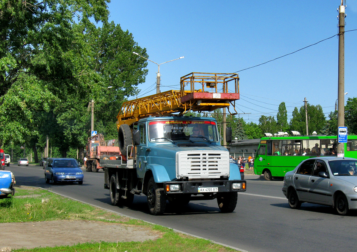 Автоподъёмник АП-18-07 на шасси ЗиЛ-4333 #АХ 4705 ВТ. Харьковская область, г. Харьков, Салтовское шоссе