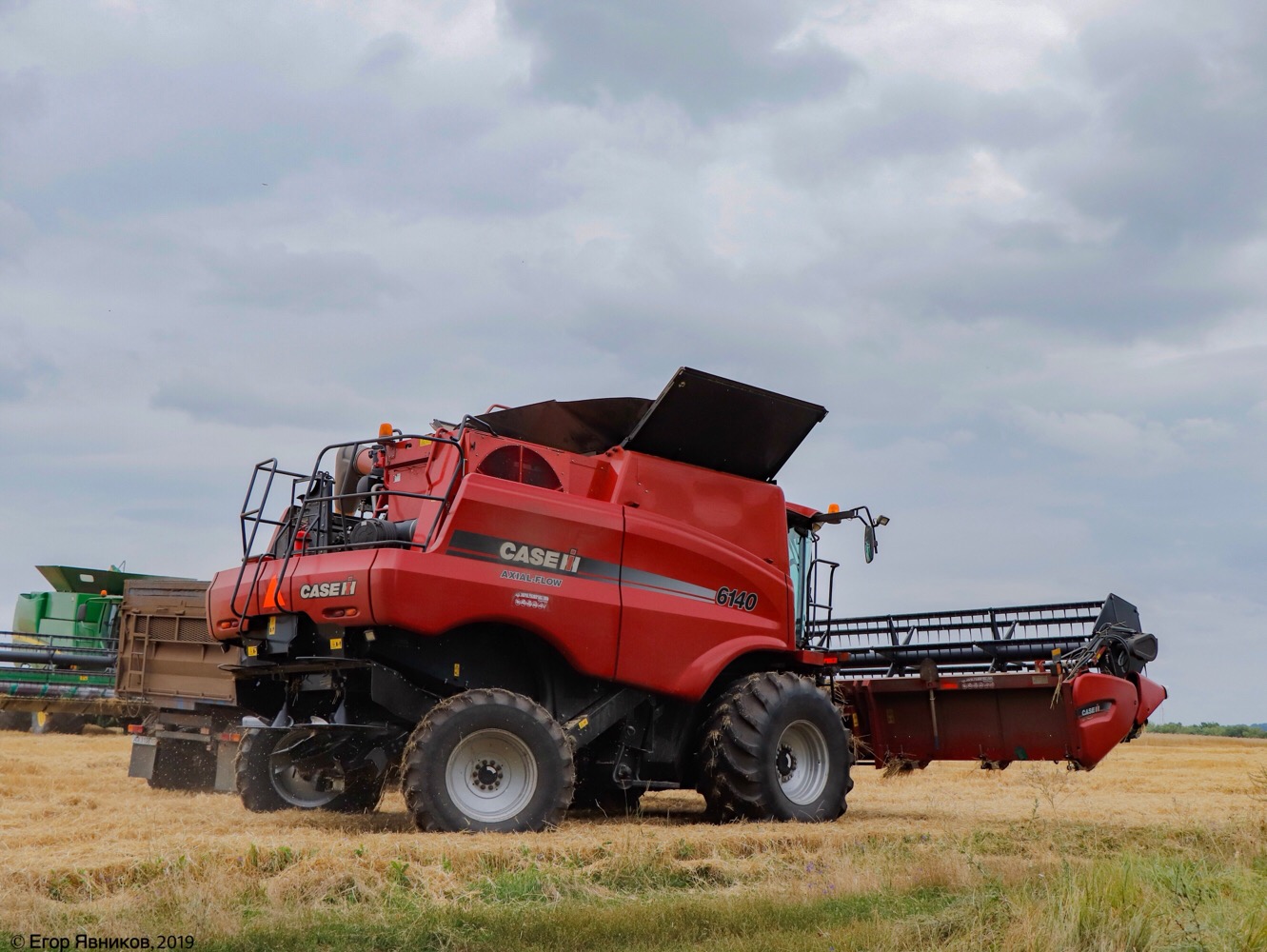 Зерноуборочный комбайн Case IH Axial-Flow 6140. Харьковская область, улица Вяловская