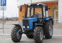 Трактор Беларус-82.1 (МТЗ-82.1). Курган, улица Савельева
